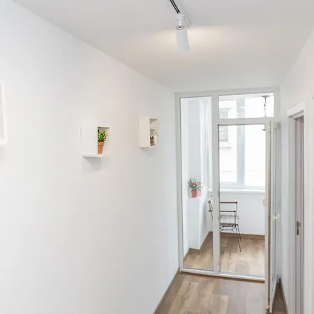 The House 2 شقة بورغاس