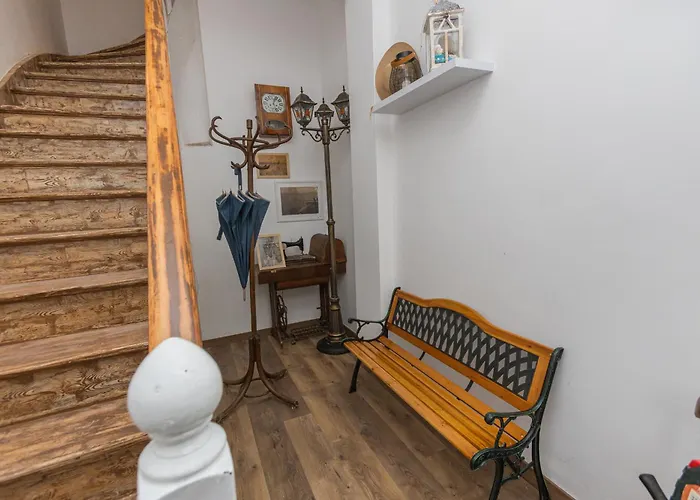 The House 2 * בורגאס