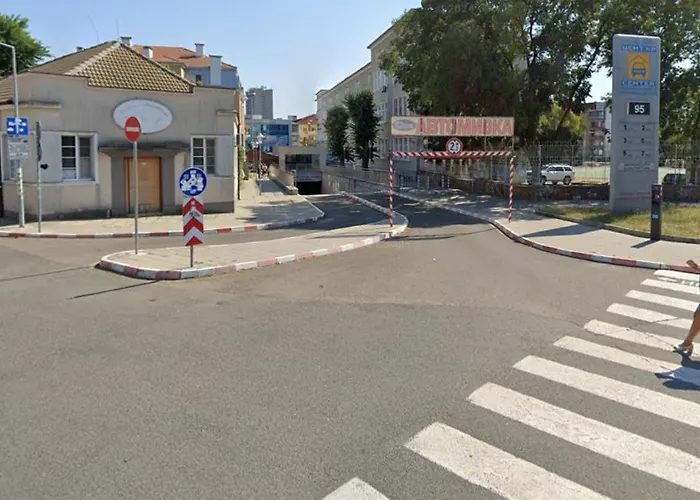 The House 2 בורגאס