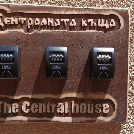 アパート The House 2