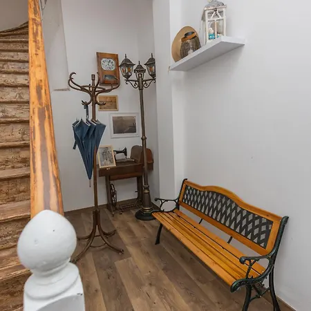 The House 2 * Burgas City