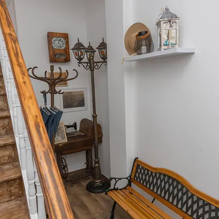 The House 2 Apartmán