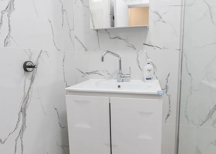 The House 2 Lejlighed