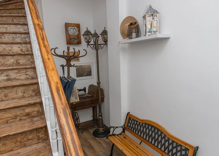 The House 2 Lejlighed