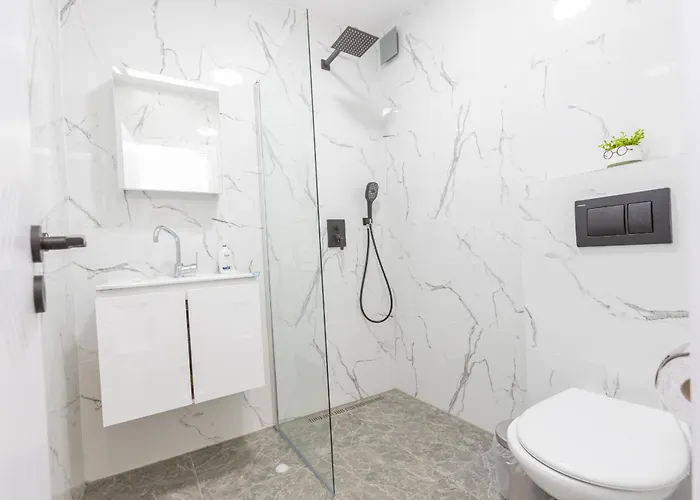 The House 2 Lejlighed